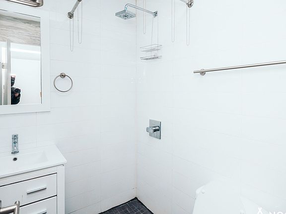 2nd image of 86 Menahan St APT 1N