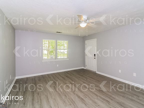 3rd image of 300 Beaver Pointe Dr