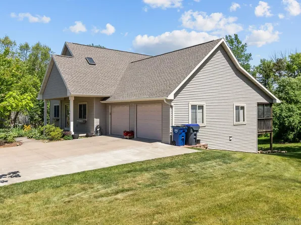 218 Emily Way, Hortonville, WI 54944