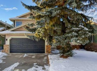 87 E Sun Harbour Close SE, Calgary, AB T2X 3C4