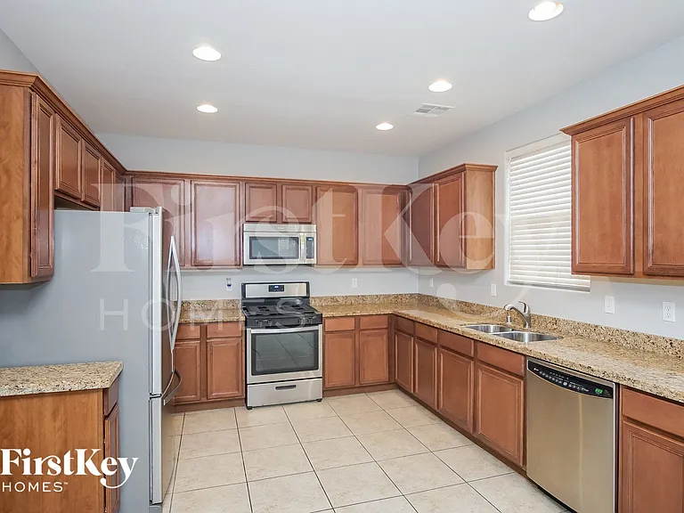 168 Rolling Cove Ave — Photo 5
