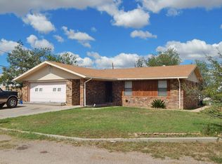 105 E Uvalde St, Alpine, TX 79830