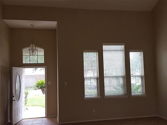 2nd image of 547 Northvalley Dr