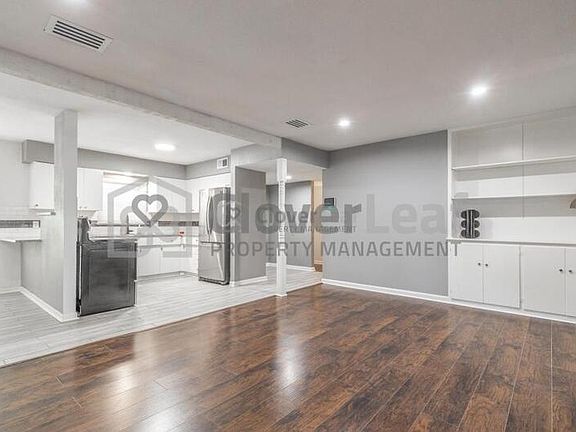5th image of 322 Montfort Dr