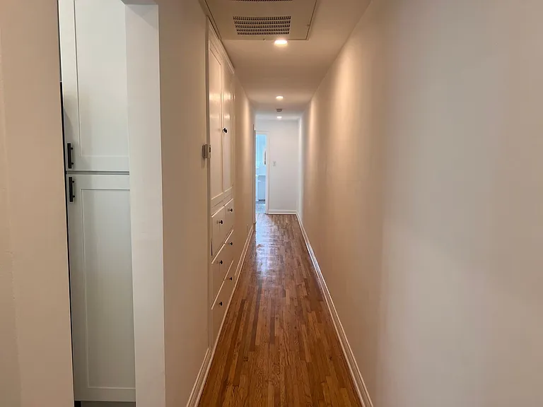 741 S Mansfield Ave — Photo 14