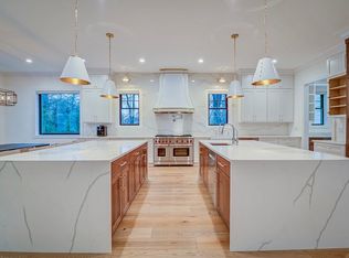 2437 Carey Ln, Vienna, VA 22181