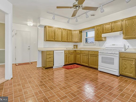 2nd image of 6208 Hillview Ave
