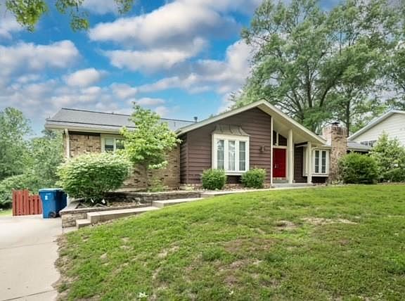 3rd image of 15362 Thistlebriar Ct