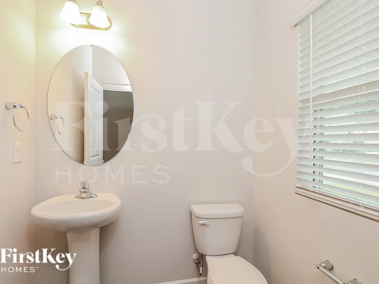 9526 Hamel St — Photo 14