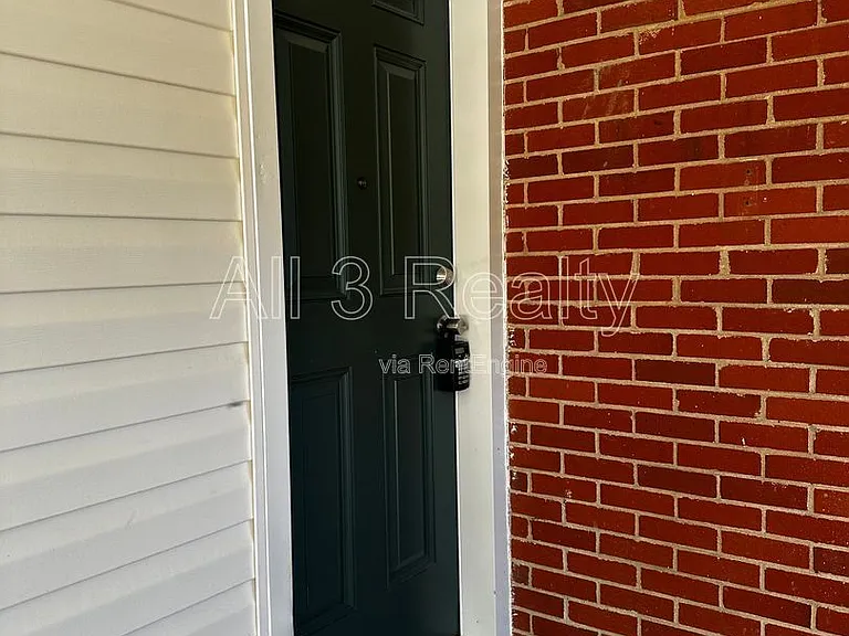 712 Sir Michael Dr — Photo 8