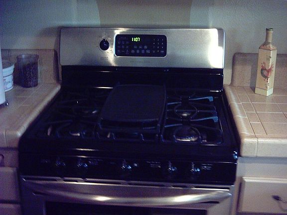 NEW STOVE OVEN