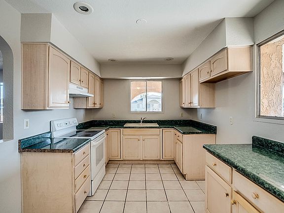 2nd image of 2118 E Corona Ave