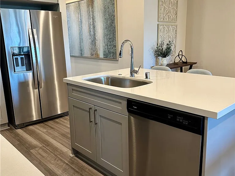 221 N Vincent Ave — Photo 11