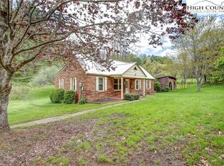 537 Piney Creek Rd, Lansing, NC 28643