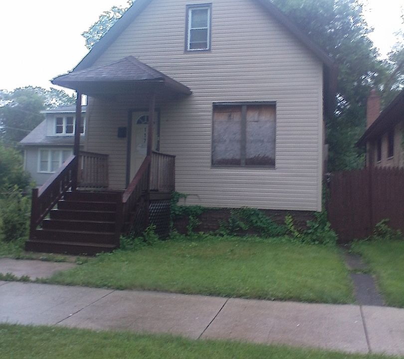 2nd image of 117 E 104th St