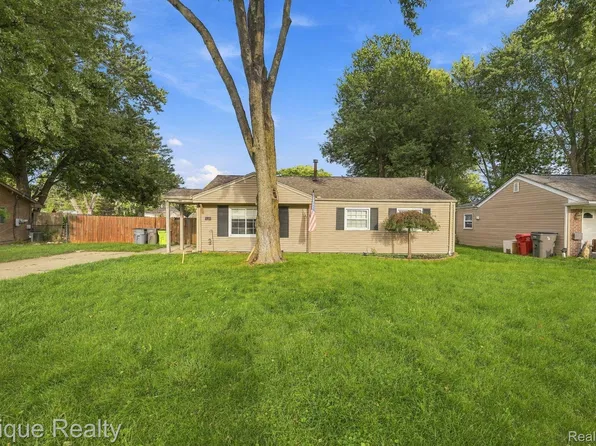 37106 Farley St, Clinton Township, MI 48036
