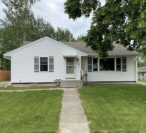829 Miller Avenue, Windom, Mn 56101
