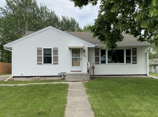 829 Miller Ave, Windom, MN 56101