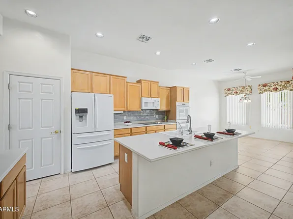 3076 E JUANITA Avenue, Gilbert, AZ 85234