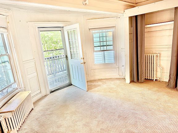 3rd image of 35 Chestnut Hill Ave APT 4