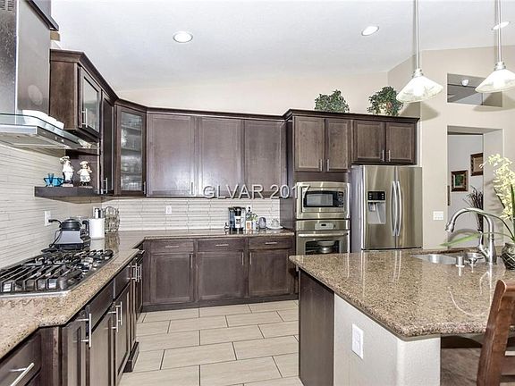 4th image of 9885 Cove Haven Ct