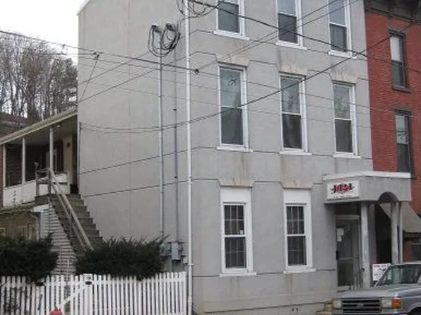 724 W Market St, Pottsville, PA 17901