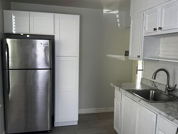 5th image of 6227 Evergreen Blvd