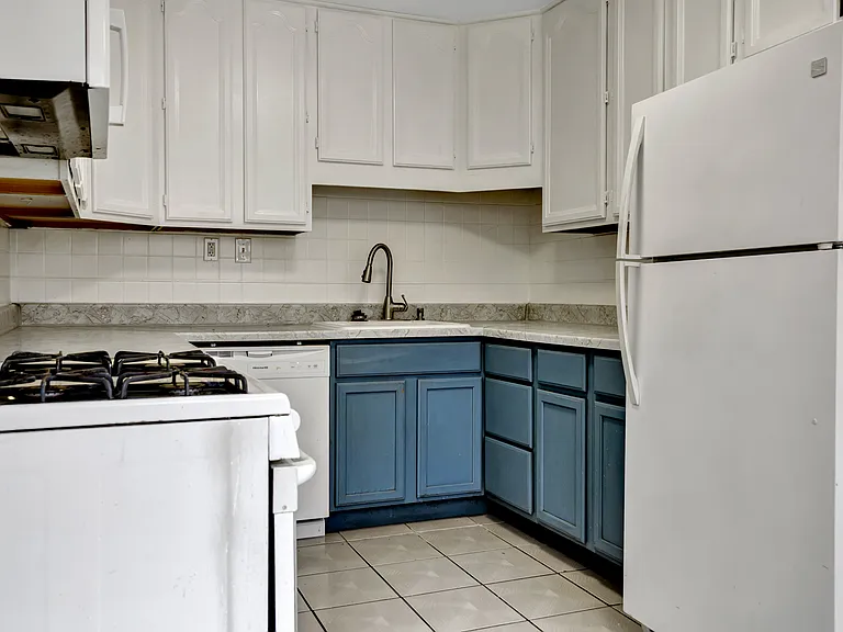 4440 Turquoise Dr — Photo 4