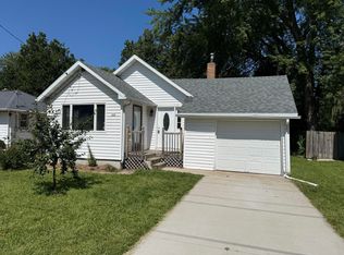 626 W 17th Ave, Oshkosh, WI 54902