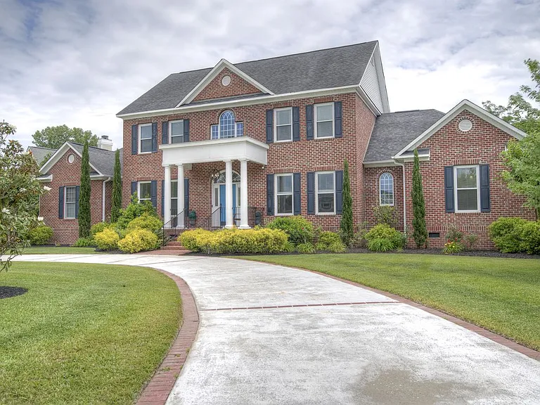 3771 Waterford Dr — Photo 2