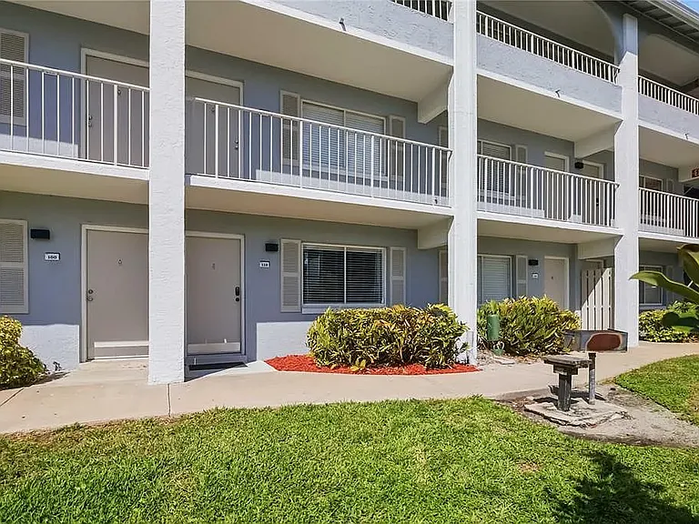 127 Oyster Bay Cir — Photo 3