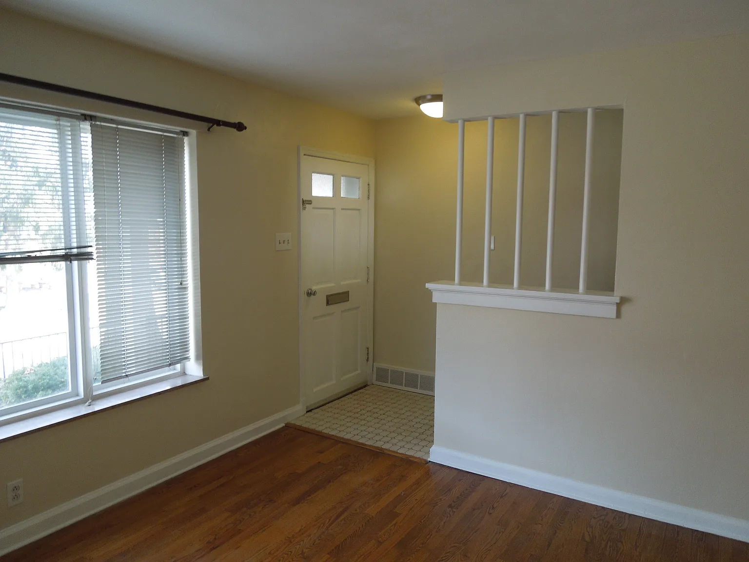 2 bed, 1.5 bath, 1700 sqft, $1,925 — Photo 2