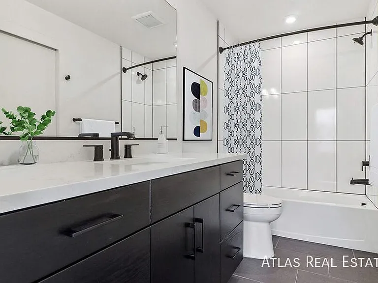 240 Osiander Street — Photo 10