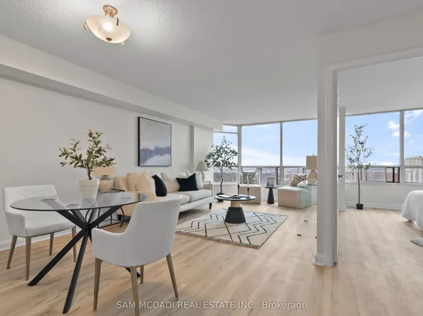 24 Hanover Rd S #2106, Brampton, ON L6S 5K8