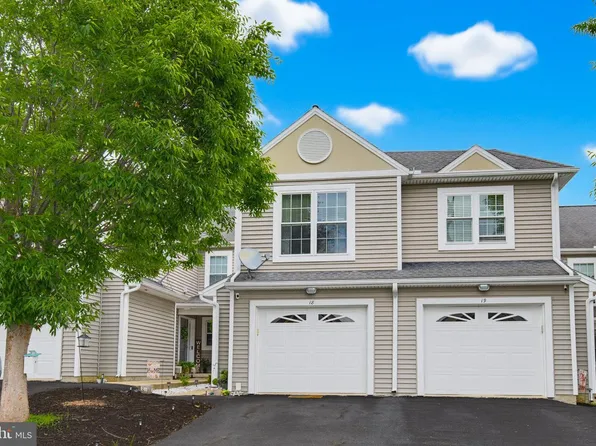 48 Harvest Rd APT 18, Lancaster, PA 17602
