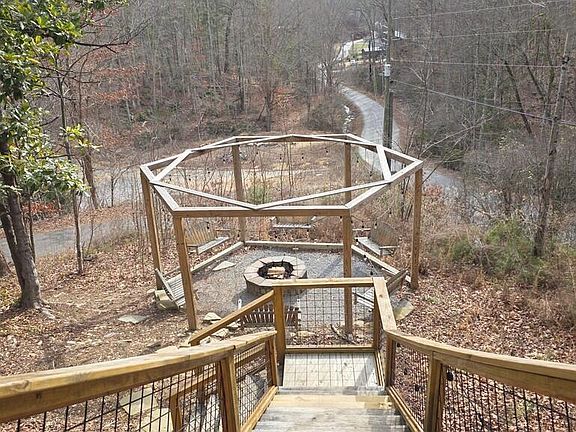 3rd image of 2869 Hatcher Mountain Rd