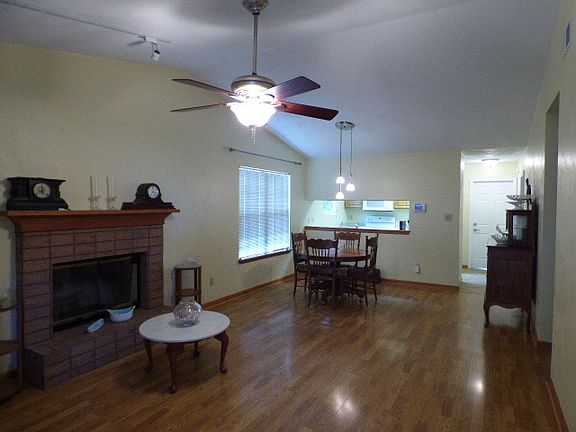 4th image of 1125 Brafforton Dr