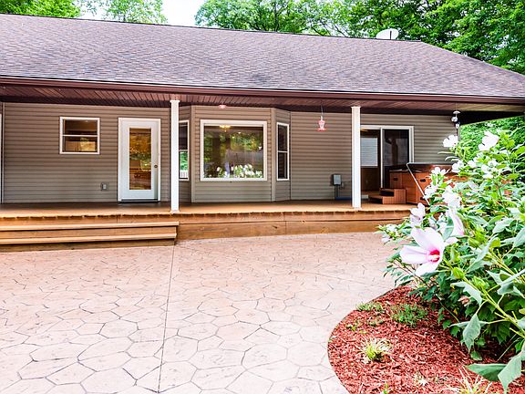 3rd image of 5449 Marquette Dr