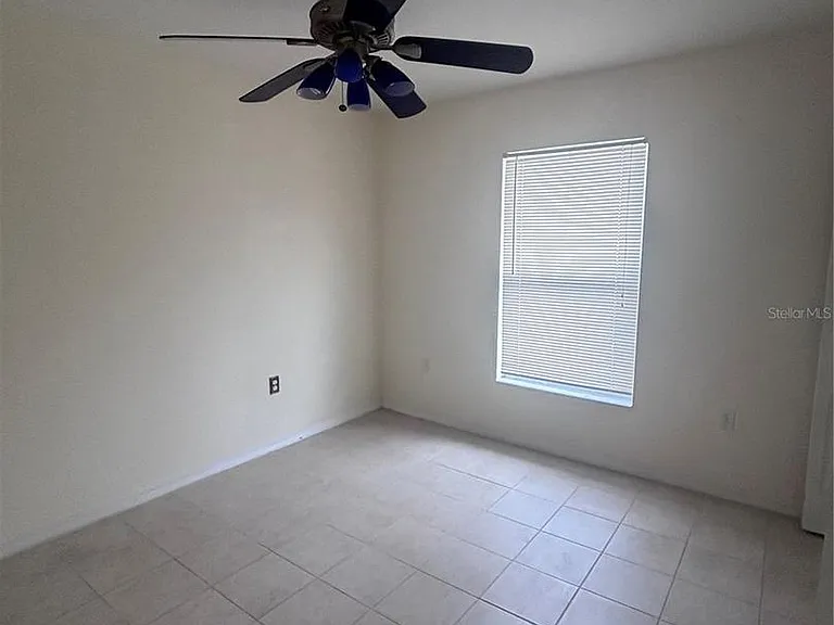 1912 Manatee Dr — Photo 9