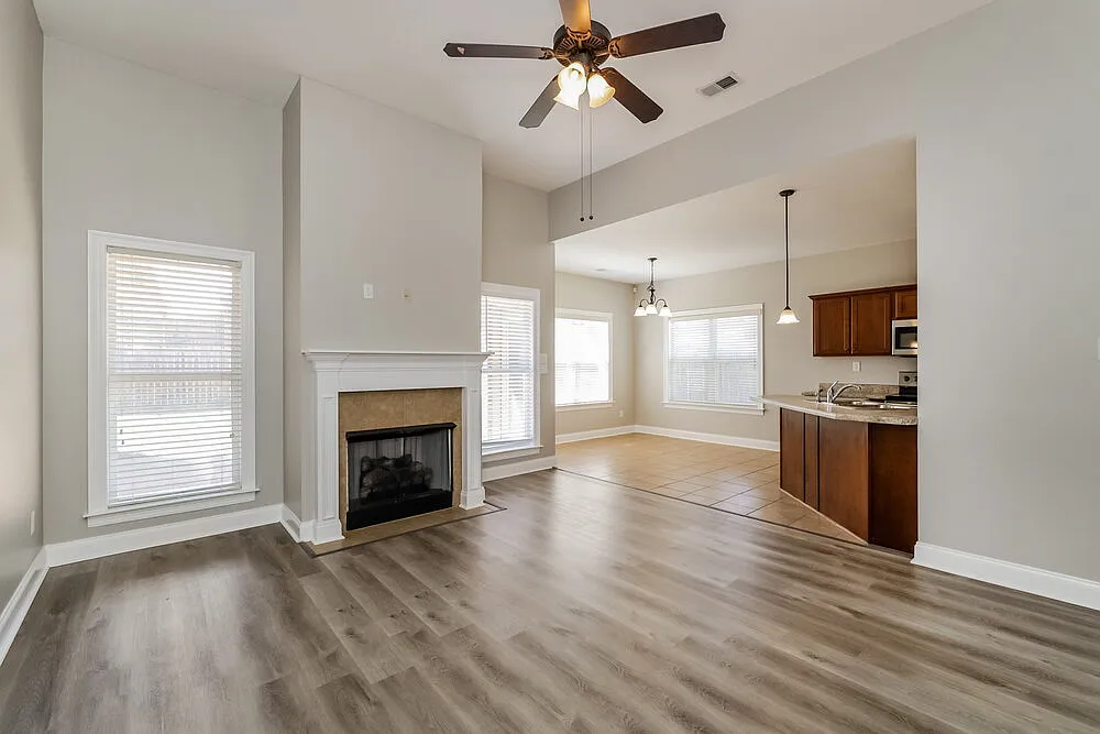 4 bed, 2.0 bath, 1783 sqft, $2,070 — Photo 4