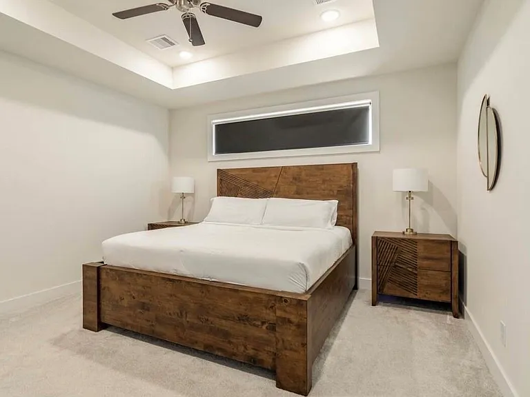 10211 Las Nubes Ave — Photo 15