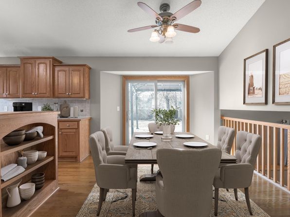 2201 122nd Cir NE, Blaine, MN 55449