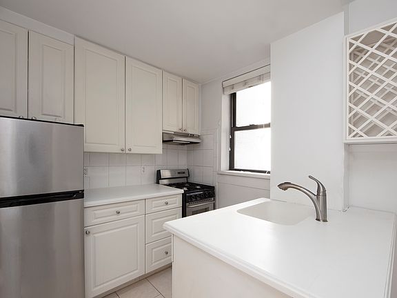 3rd image of 233 E 32nd St #1H