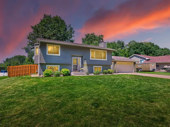 4251 Elizabeth Ln, Vadnais Heights, MN 55127