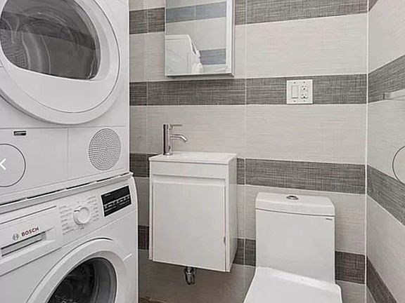 3rd image of 34 8th Ave APT 1B