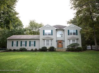 375 Sapphire Dr, Jackson, NJ 08527