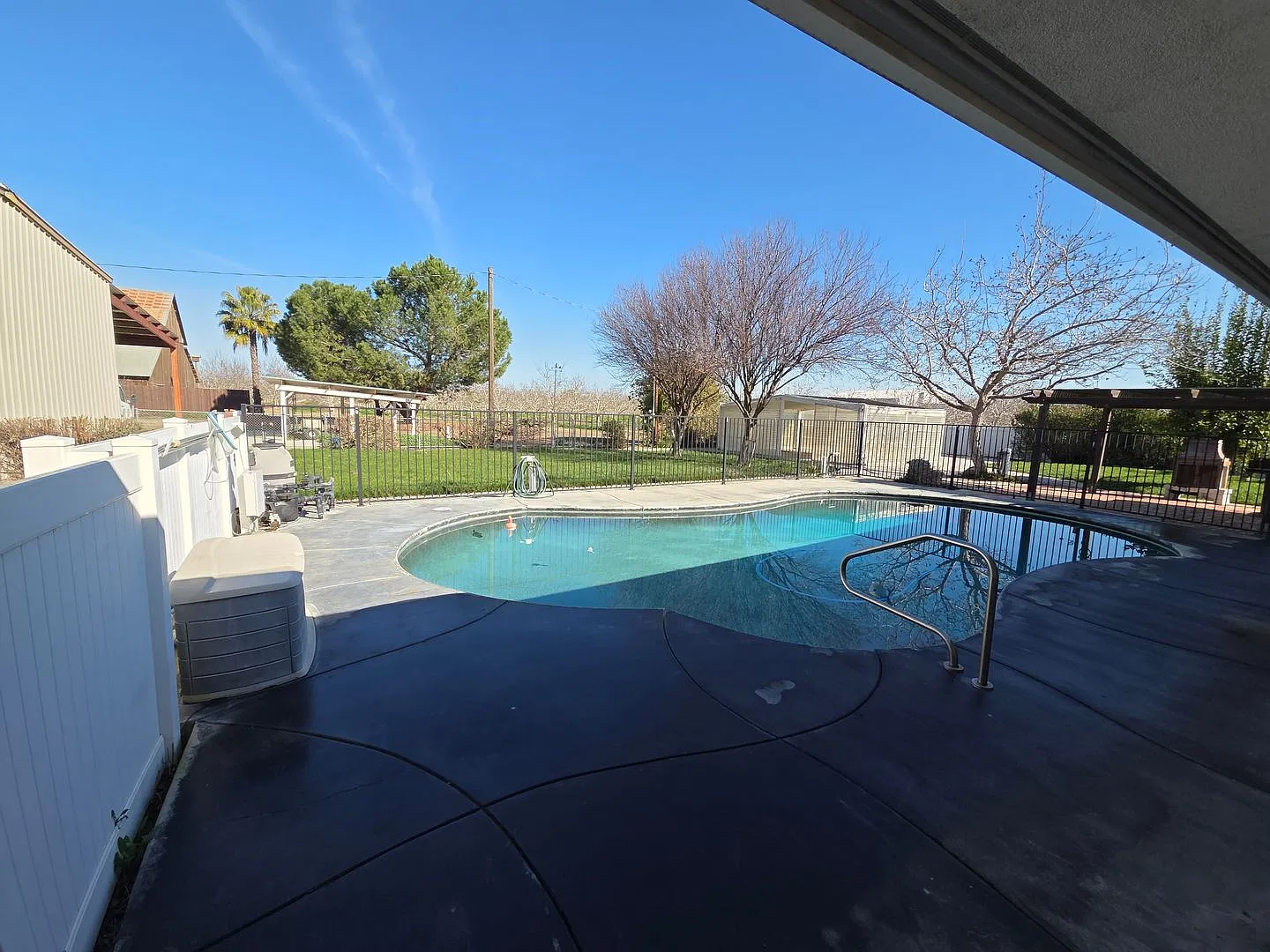 Gorgous 3 Bedroom 2/5 Bath Country Home — Photo 4