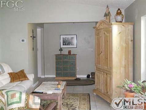 3rd image of 1418 Archer St