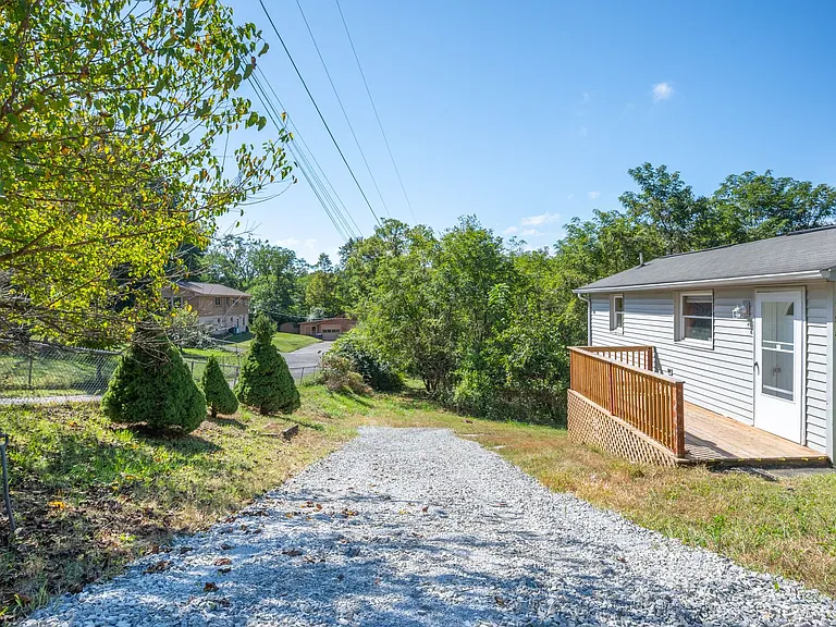7278 Manns Dr — Photo 2