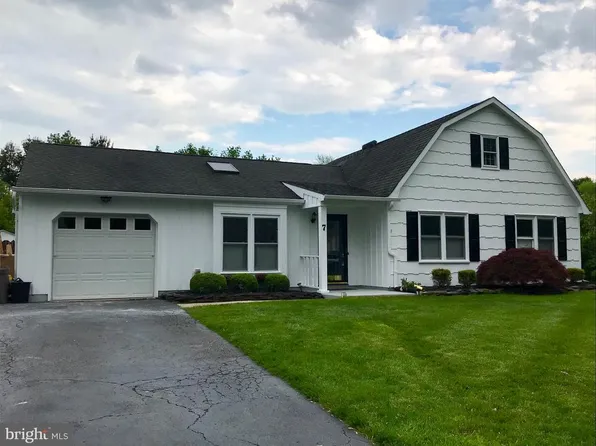 7 Kiernan Way, Hamilton, NJ 08690